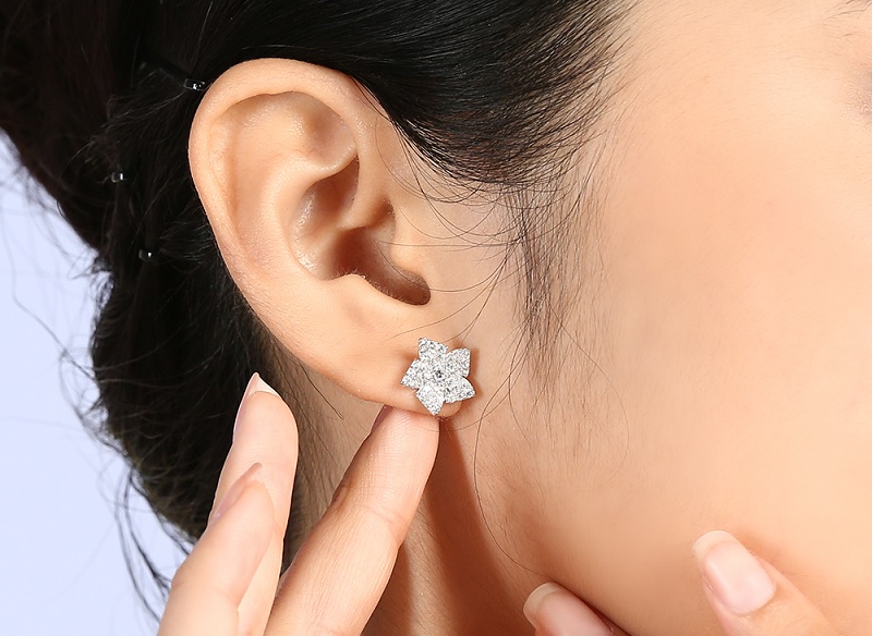 Kiểu dáng ngôi sao đính đá sang trọng